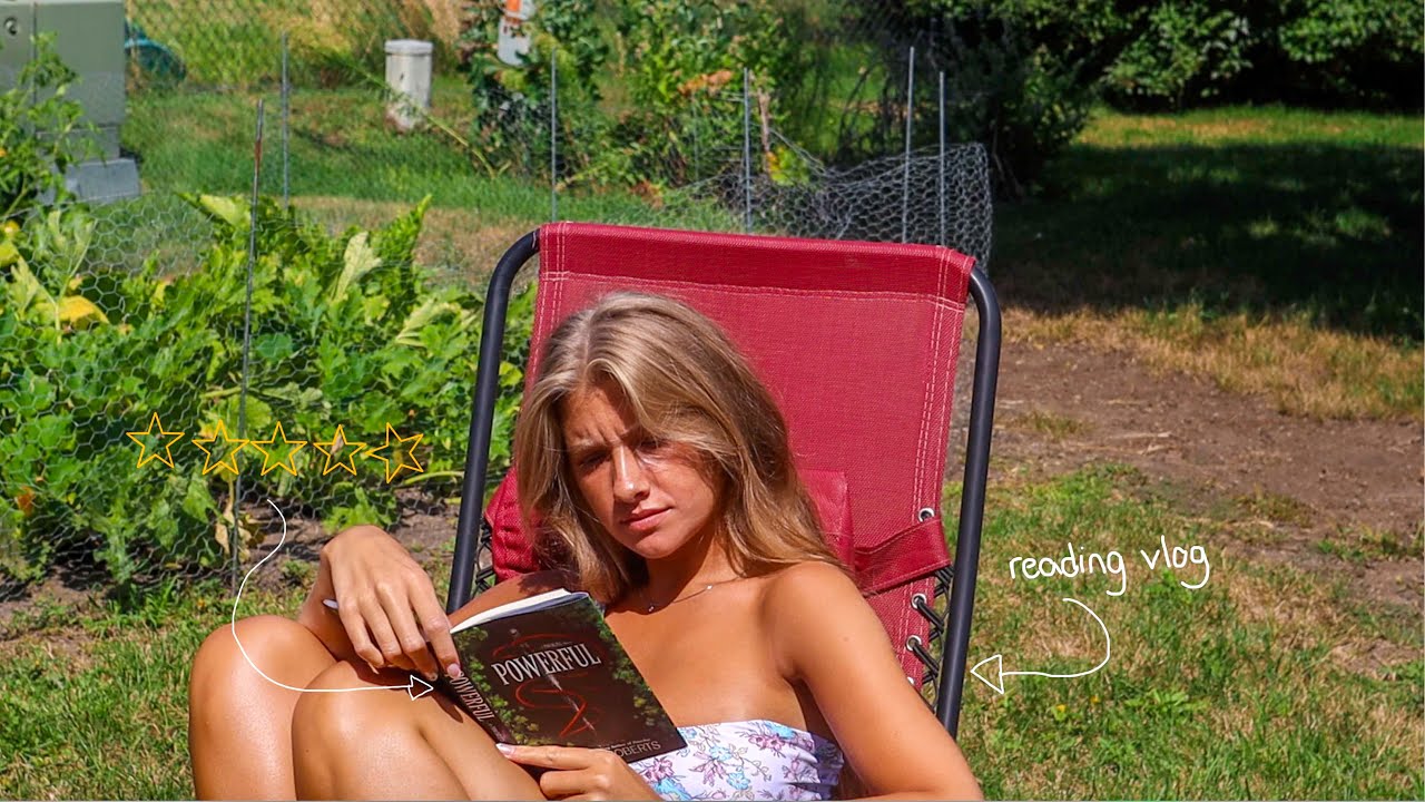 cozy summer READING VLOG (pretending it's FALL & discovering a 5⭐️ SERIES!)