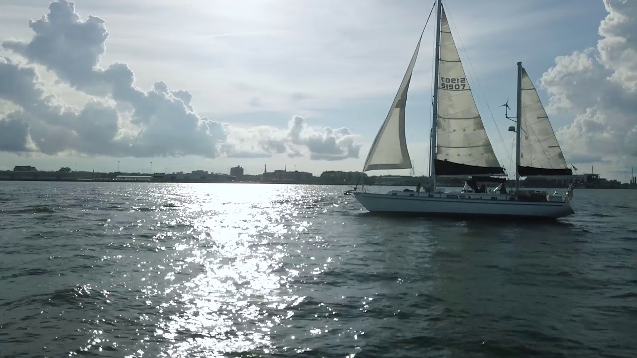Sundog Sailing Charleston Harbor