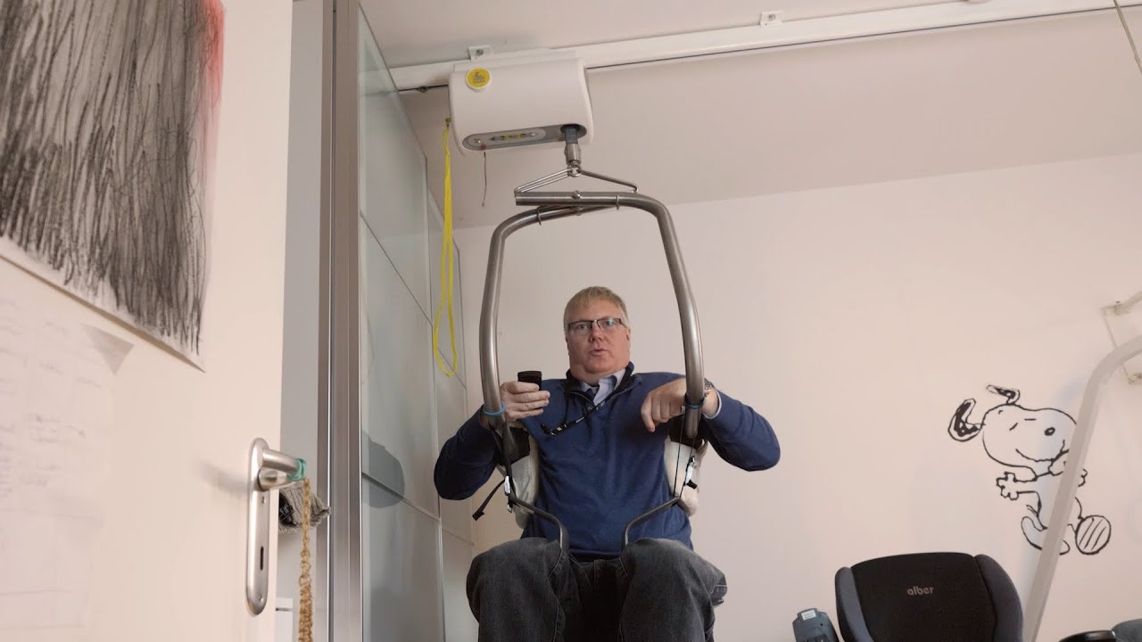 Handi-Move Deckenlifter Helfende Hände - YouTube