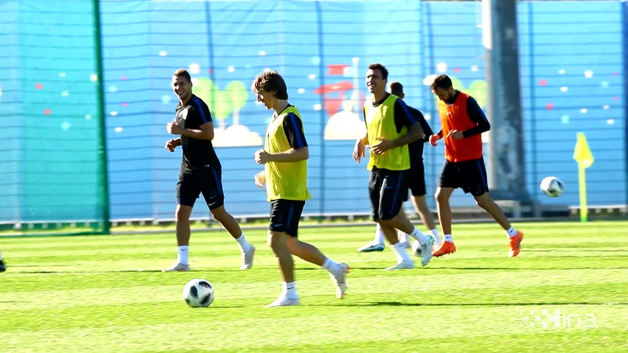 SP Rusija: Trening hrvatske nogometne reprezentacije - YouTube