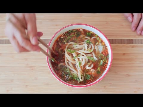 Vídeo: Macarrão Chines