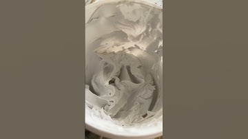 Art hack to keep your texture paste from drying out, spray water constantly 🎨🖼️ #texturedart