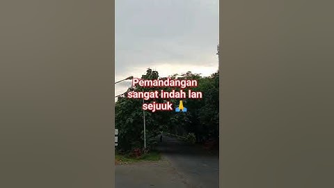 pemandangan jalanan begitu indah LAN sejuk sekali di kab Cirebon jabar.....🙏🙏🙏