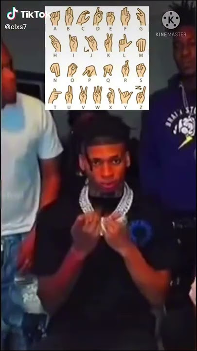 NLE CHOPPA gang signs