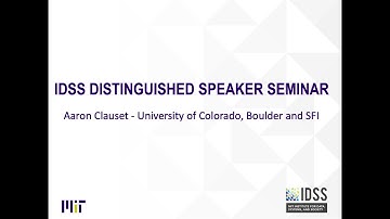 Networks untangle gender differences in productivity and prominence among scientists