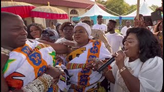 Oheneyere Mercy Asiedu’s Husband Gets Emotional Watching Piesie Esther Perform Waye Me Yie