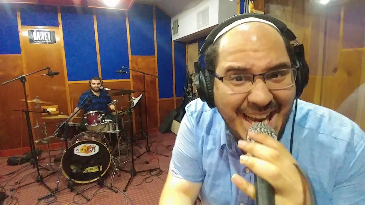 מוצ"ש חי | להקת "נשמחה" בהופעה חיה באולפן