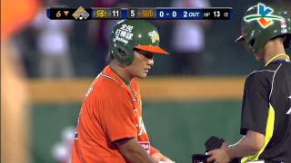 20130718 CPBL 象 VS. 獅 6下 周廣勝右外野巧妙落點安打 1分打點