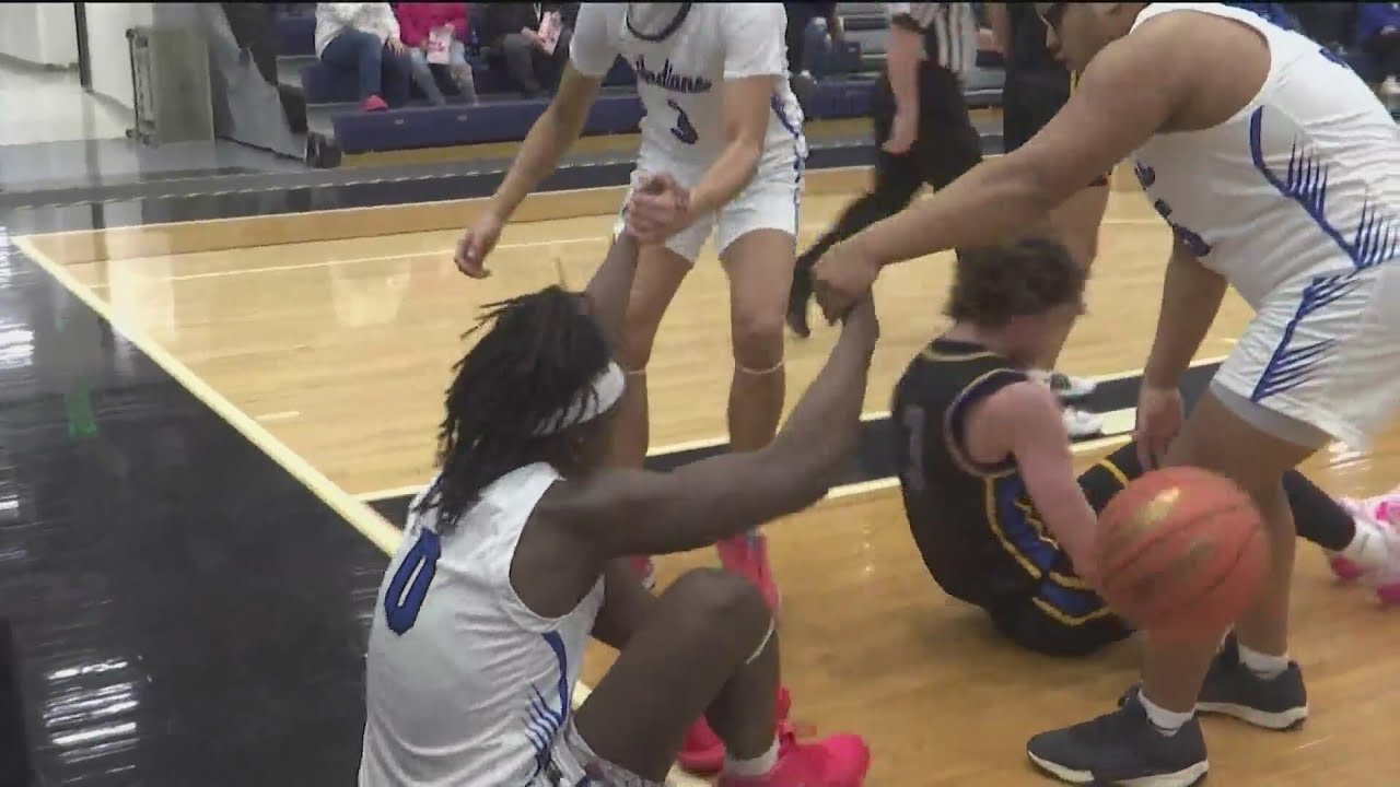 Deng Deng from Four Winds Minnewaukan receives Mr. Basketball finalist