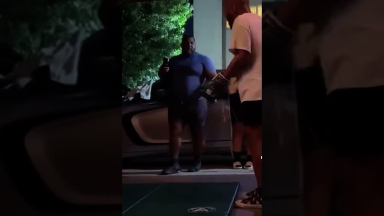 😂BRANDON FROM NO JUMPER GETS MARKED OUT ON LIVE - RAN FROM FIGHT WITH BOXER!🥊