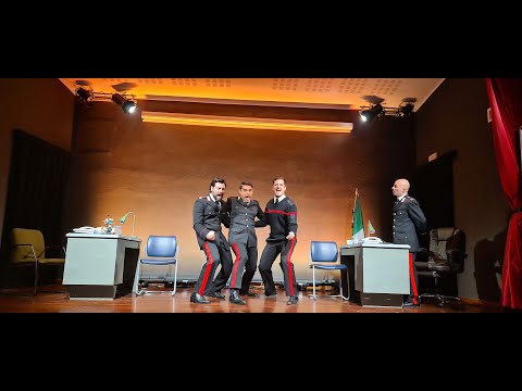 Video “Minchia Signor Tenente” apre il 2026. A Moltabano Elicona teatro pieno e lunghi applausi