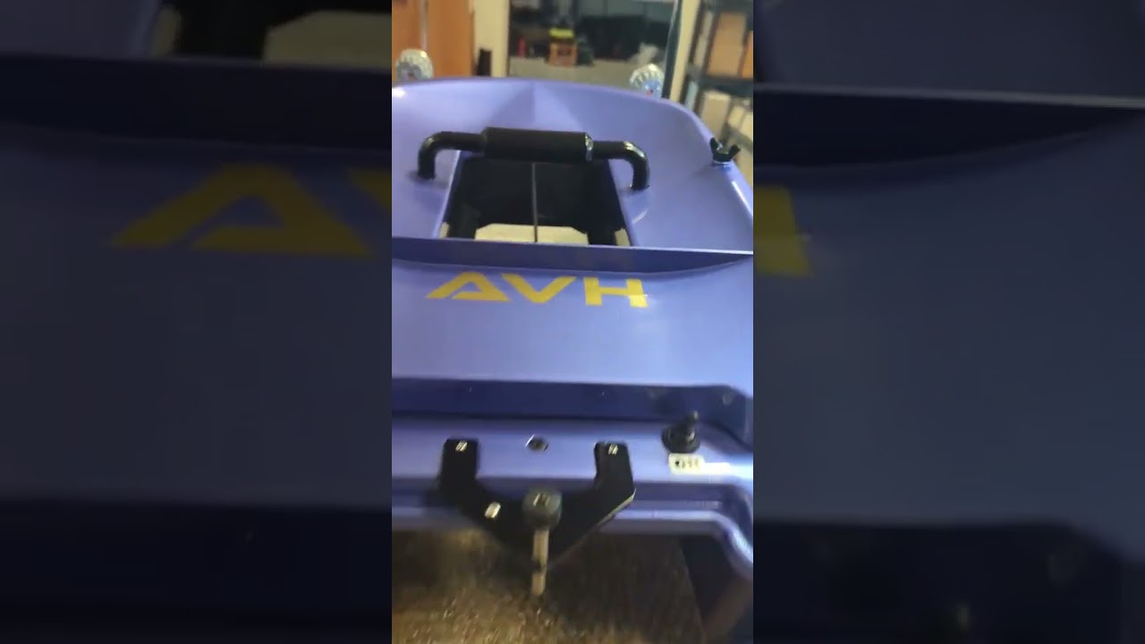 Présentation catamaran blue edition brushless avec TF740 autopilote toslon et kit phare