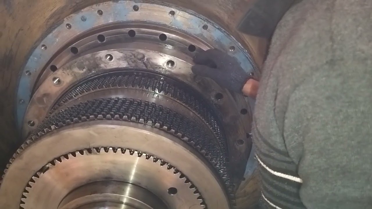 A mechanical press machine makes Isgec 800 ton clutch dismantle work.