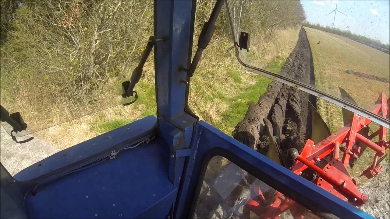 Ford 4000 Ploughing