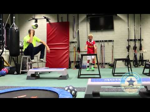 Voetbalopleiding - - -