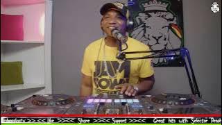 Sing along with Selector Denoh inside Jamdown Shafflas