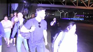 OMG Hugh Jackman Fans Create Chaos For His Autograph!