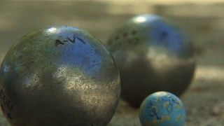 The French game of pétanque, an institution in Provence screenshot 2