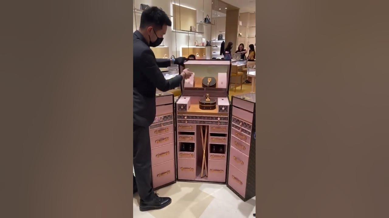 The Louis Vuitton 'MALLE COIFFEUSE' pink beauty trunk. 🧳 #louisvuitton #lv  #luggage #fashion #short 