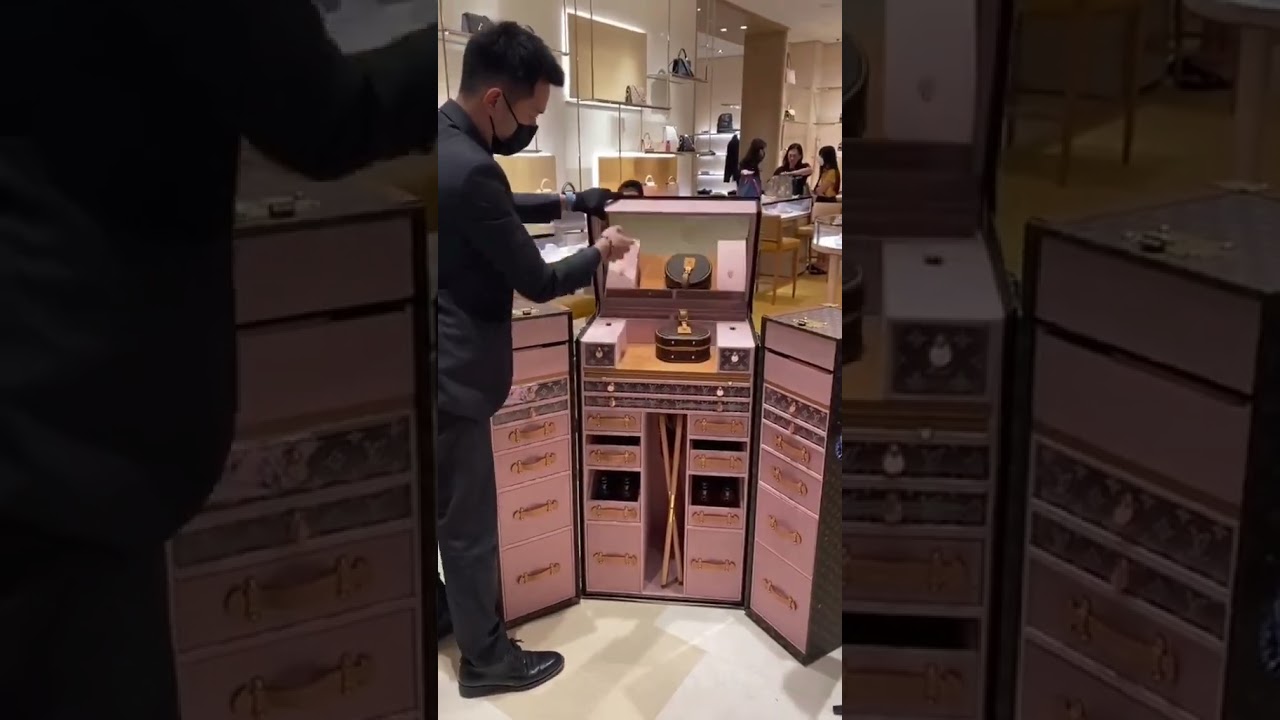 A S$250K VANITY?! (MY DREAM LOUIS VUITTON VANITY TRUNK