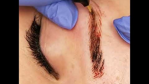 Microblading Academy - How to stretch skin properly.