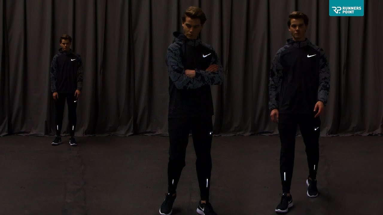 nike essential flash