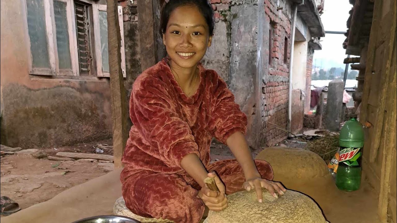 आज गोर्खा तिर है साथि हरु मिठो खाजा खादै कुरा कानि गर्दै दिदि बैनि 😍