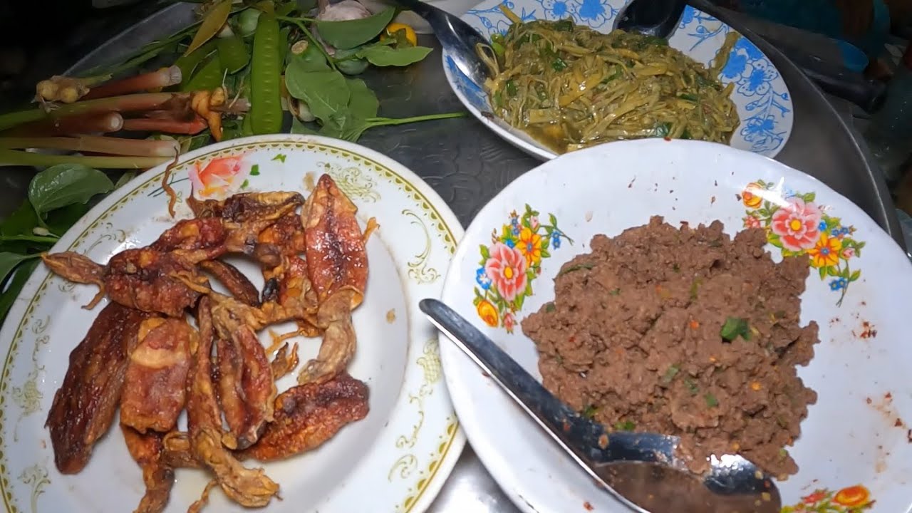 ซุปหน่อไม้ ผักหลาย คั่วก้อย ทอดปลาหมึกแห้ง