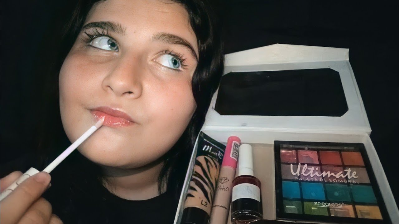 ASMR: IRMÃ MAIS VELHA TE MAQUIANDO