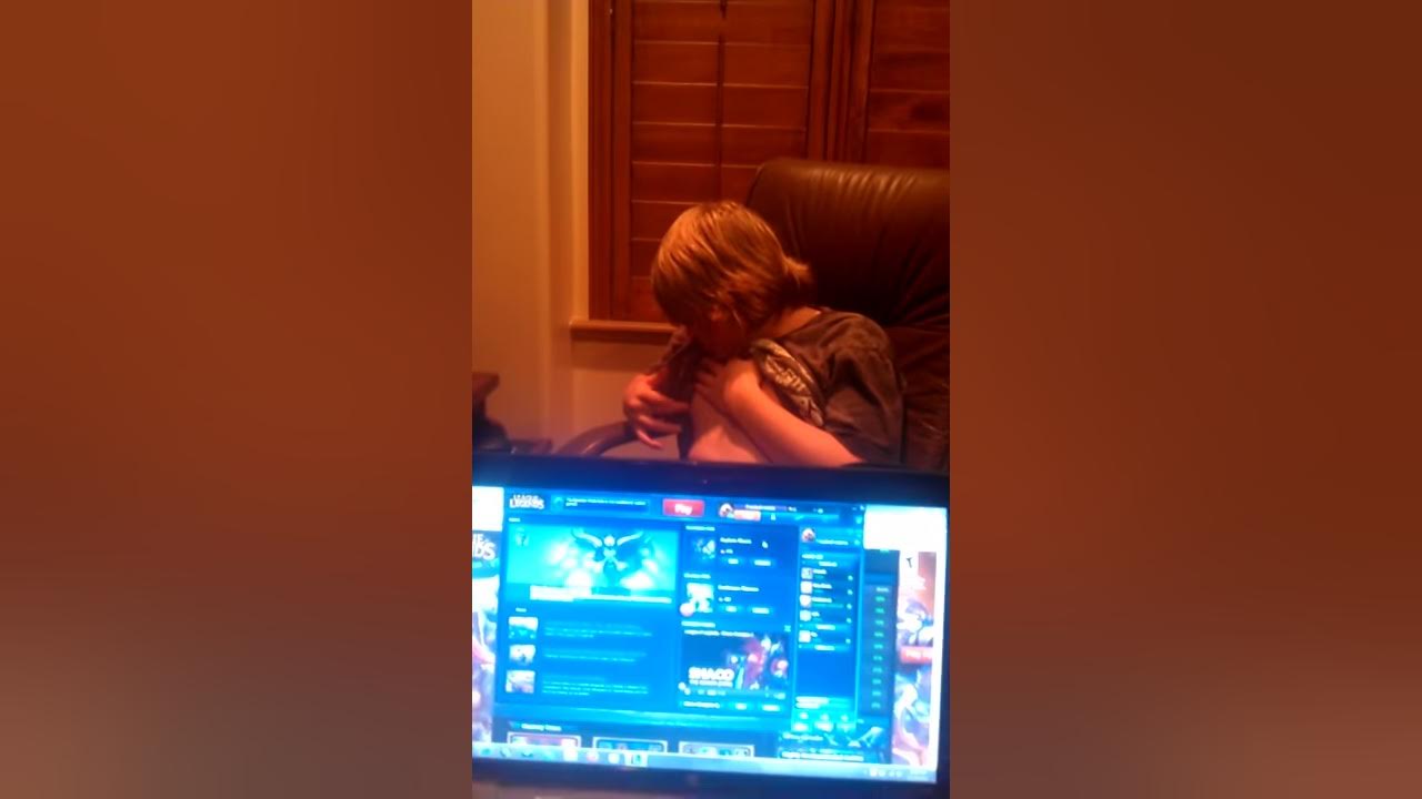 Deznut2 Rubbing Nipple During League Of Legends Youtube 