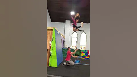 #helpmemakethismakesense #climbing #giveusourstolenmoneyback #anotherbrickinthewall #bouldering