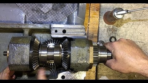 Lathe Feed Gear Reverse Mechanism