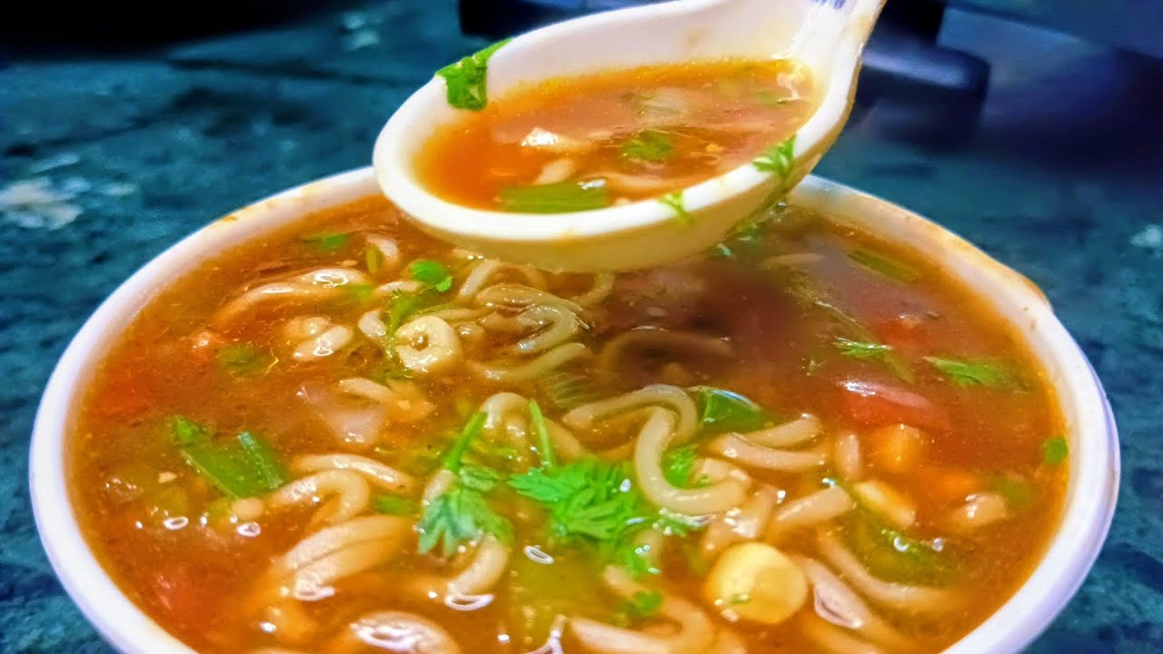 गार गार थंडीमध्ये गरमागरम मॅगी हेल्दी सूप 🍲🍲😋बनवा 