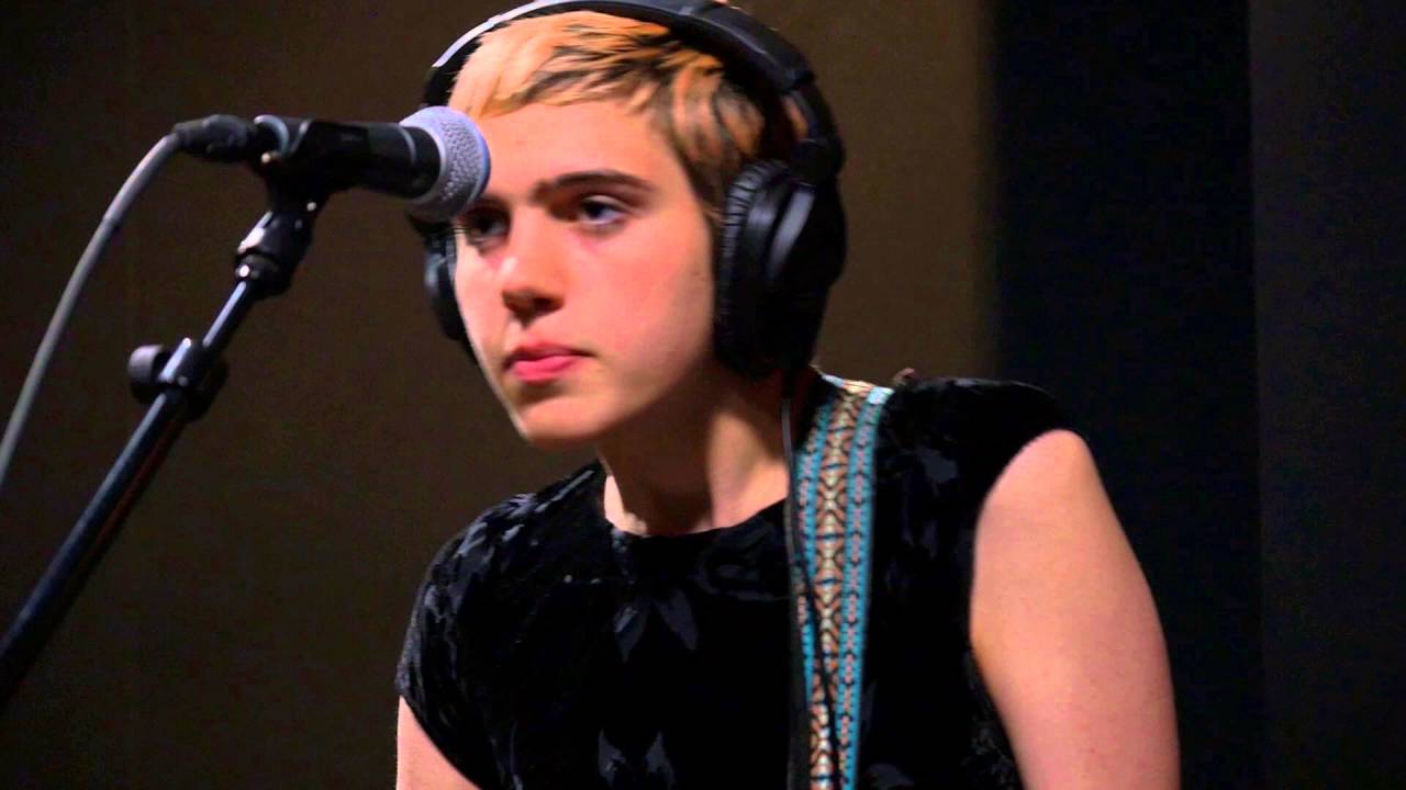 Sunflower Bean - Space Exploration Disaster (Live on KEXP) adlı videoyu YouTube'da izle Sunflower Bean - Space Exploration Disaster (Live on KEXP) adlı videoyu YouTube'da izle