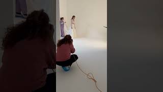 Wie Es Hinter Den Kulissen Zugeht brautkleid brautmode hochzeitskleid