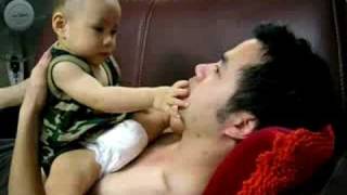 Baby Leung Yat Chung 65 (20080706) play w/ dad