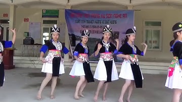 những cô gái h"mong nhảy thật đẹp