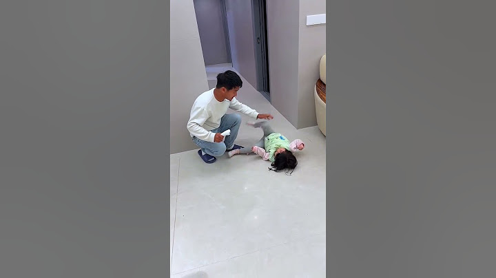 来自姐姐的血脉压制 爸爸可能舍不得 但是姐姐可不惯着你 姐姐一来你就怂包 一物降一物#血脉压制 #孩子不能惯着 #姐姐打妹妹血脉压制 #当家里有个霸气的姐姐 #哈哈哈哈哈哈我要笑死