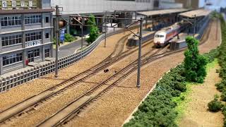 推拉式自強號大金塗裝 (電力機車補機) 與標準塗裝