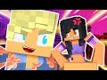 Crushing Tiny Aphmau! || MINECRAFT HIDE AND SEEK