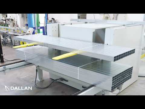 Roll forming machine
