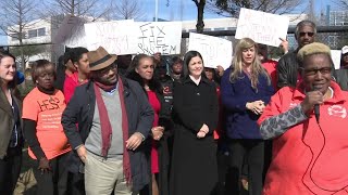 Group protests proposed HISD budget cuts