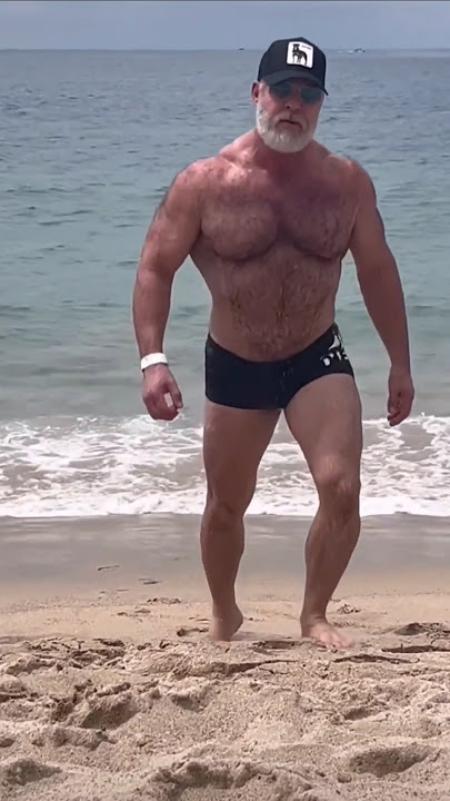 🔥 #greener65ps 🔥Https://muscle.thedad.de #bear #beard #beach #bodybuilder #daddy #shirtless #hairy