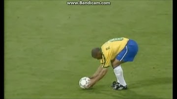 Roberto Carlos Free Kick | The Magnus Effect | Carlos Curve |