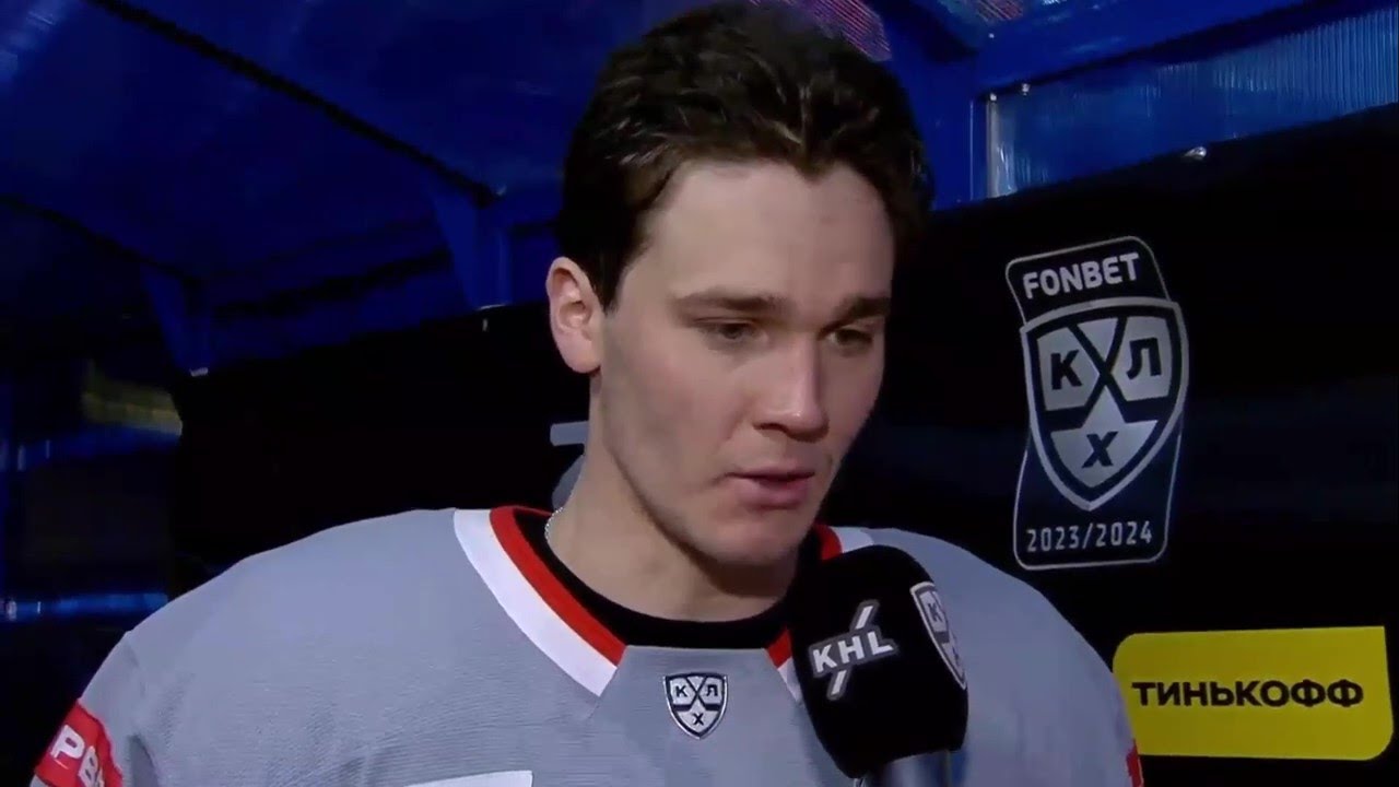 Михаил Мальцев после 2-го периода матча с ХК «Металлург Мг». 1 матч 1/4 ...