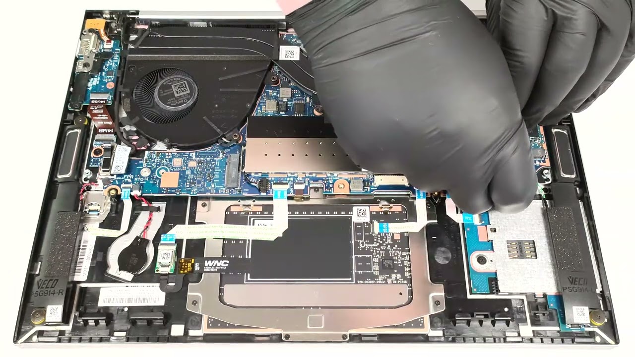 HP EliteBook 840 G10 - スペック、テスト、価格 | LaptopMedia 日本