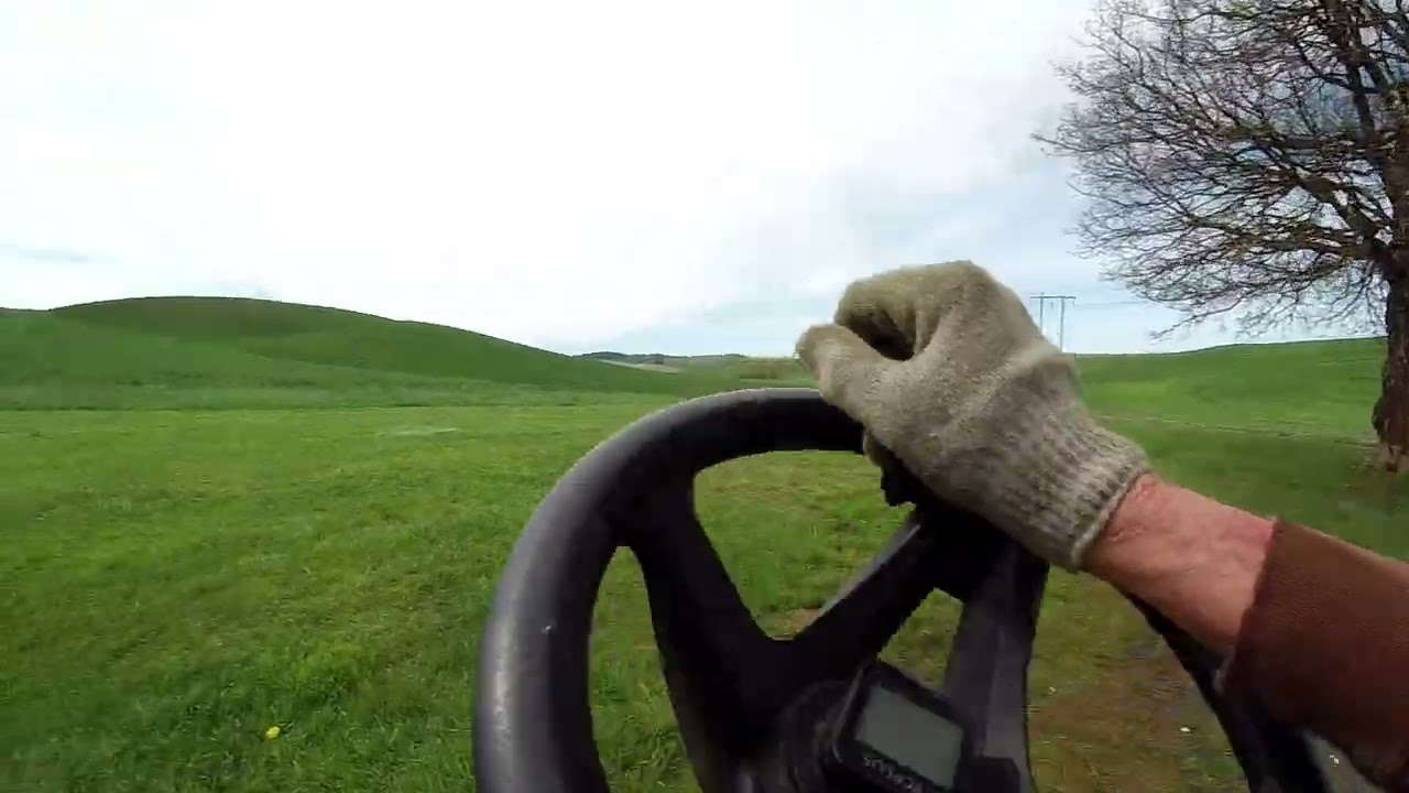 Cub Cadet ZTS1 mows Historic Cordelia April 19 - YouTube