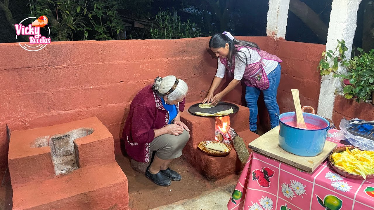 Me Fui a Cenar Con Mi Mamá las Quesadillas Bien Baratas y Atole de Fresa