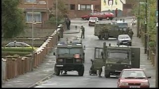 UVF leave a bomb outside a Sinn Fein office in Ardoyne, North Belfast, 15th September 1993.