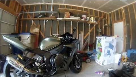 How to: change or oil 05 r6 air filter.